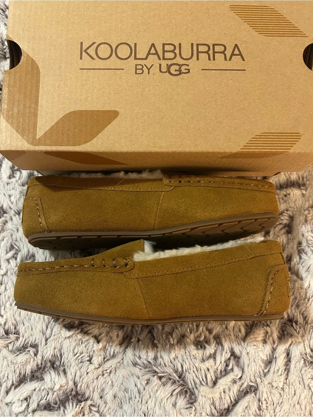 Koolaburra Kids Moccasins in Chestnut Brown with Cream Shearling
